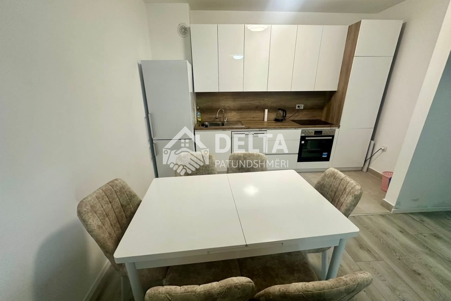 Appartement à vendre à Arbëri