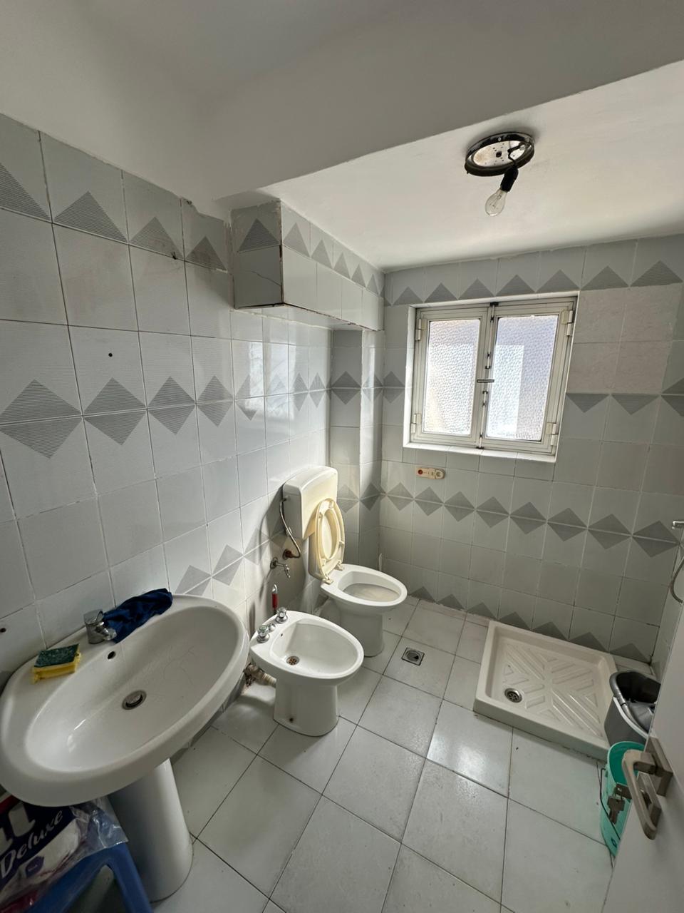 Appartement 2+1 à vendre près de la salle de sport, durres