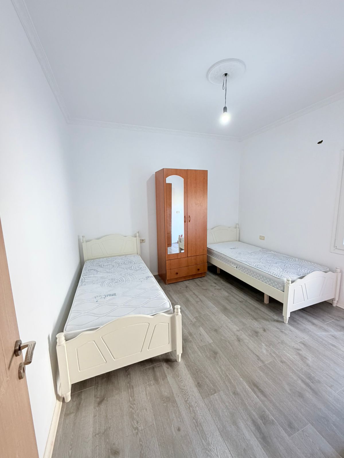 À louer, deuxième étage d'Une Villa De 3 Étages Près De L'hôpital, durres (4)