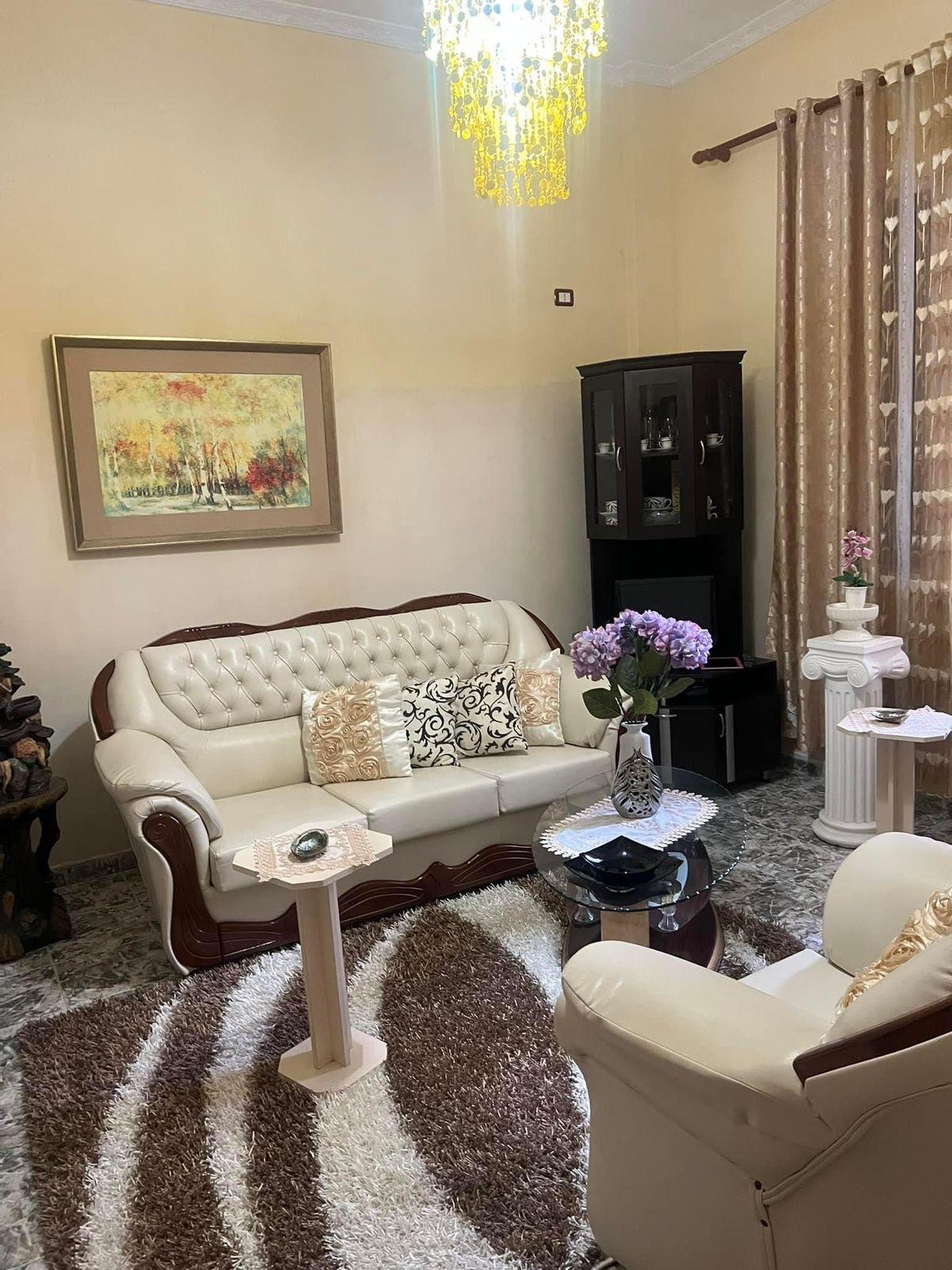 Shitet vile 2-kateshe shkozet, durres