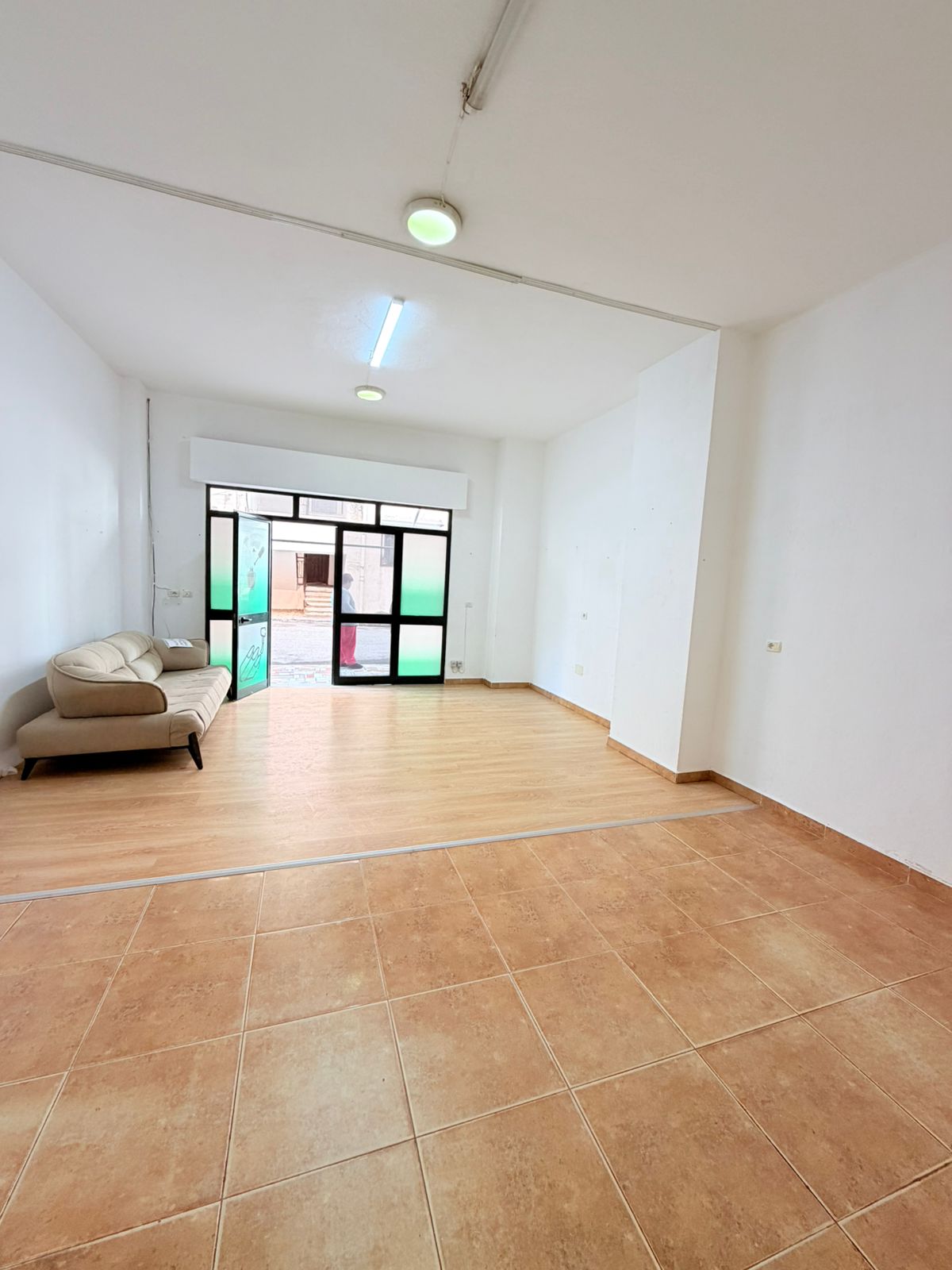 For rent business premises near ujësjellësit, durres