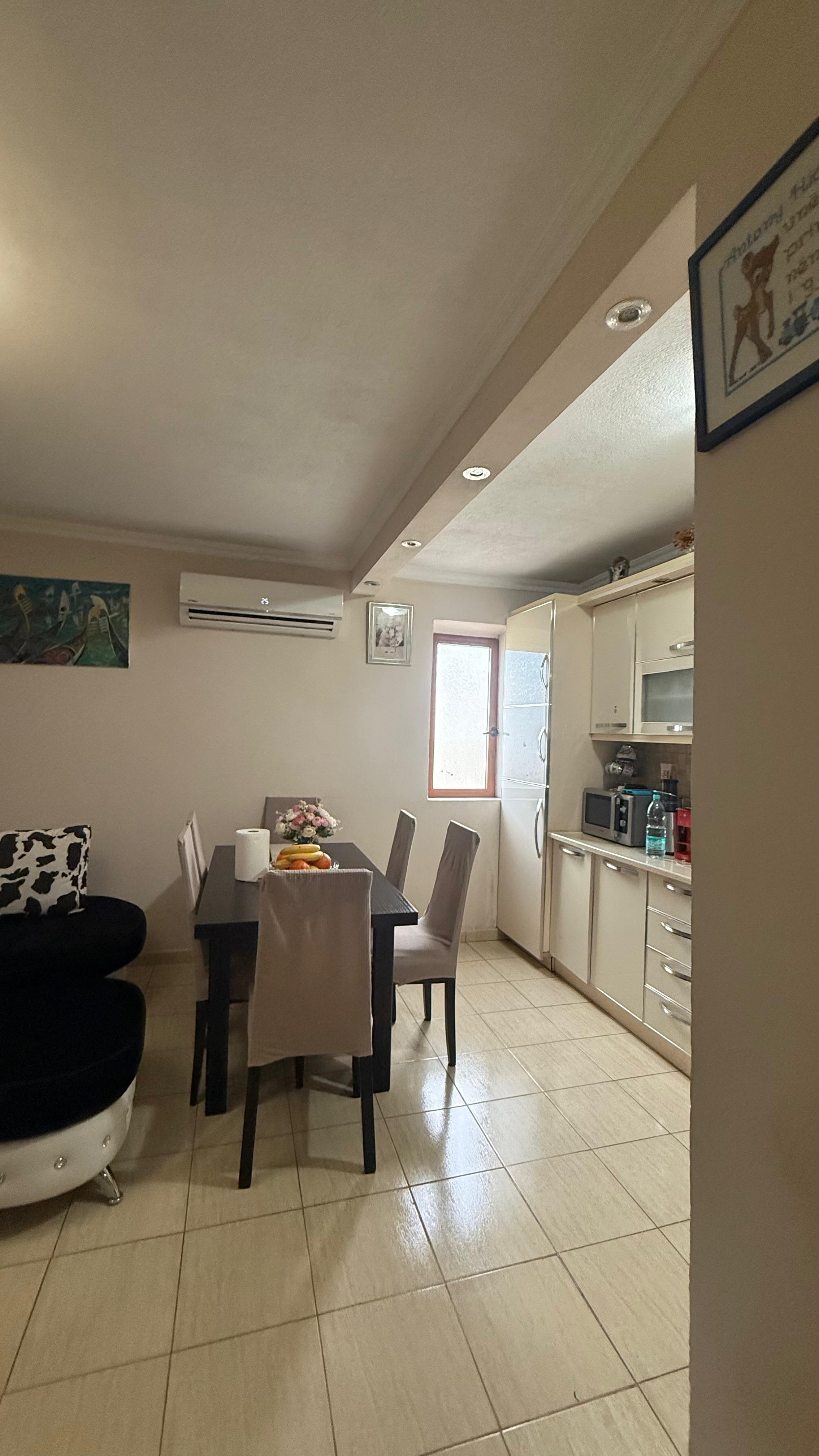Appartement à vendre 2+1 près de l'hôpital, durres