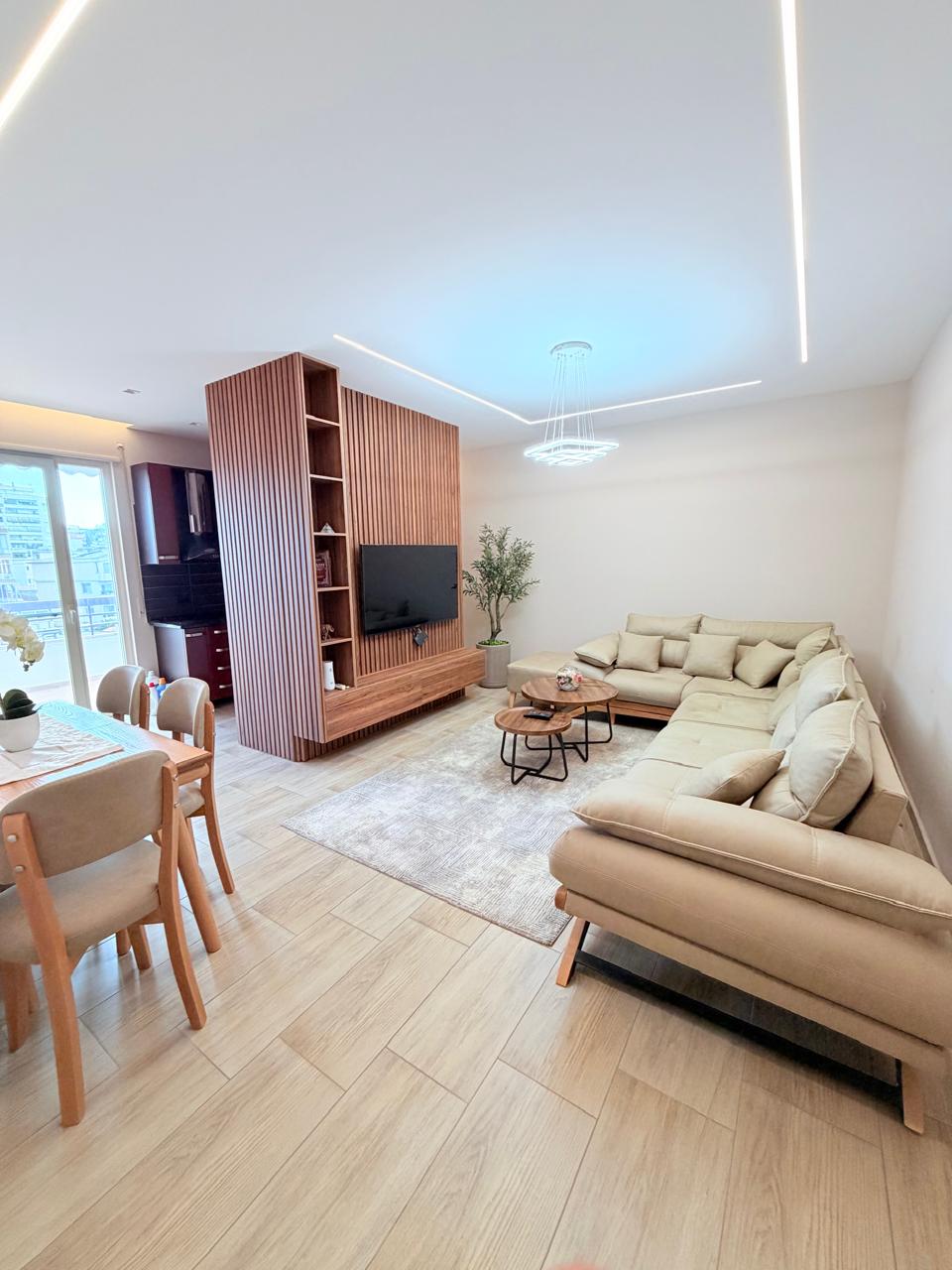 Appartement à louer 2+1 près de la poste, durres