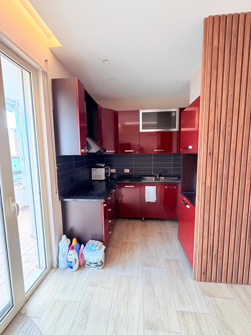 Appartement à louer 2+1 près de la poste, durres (2)