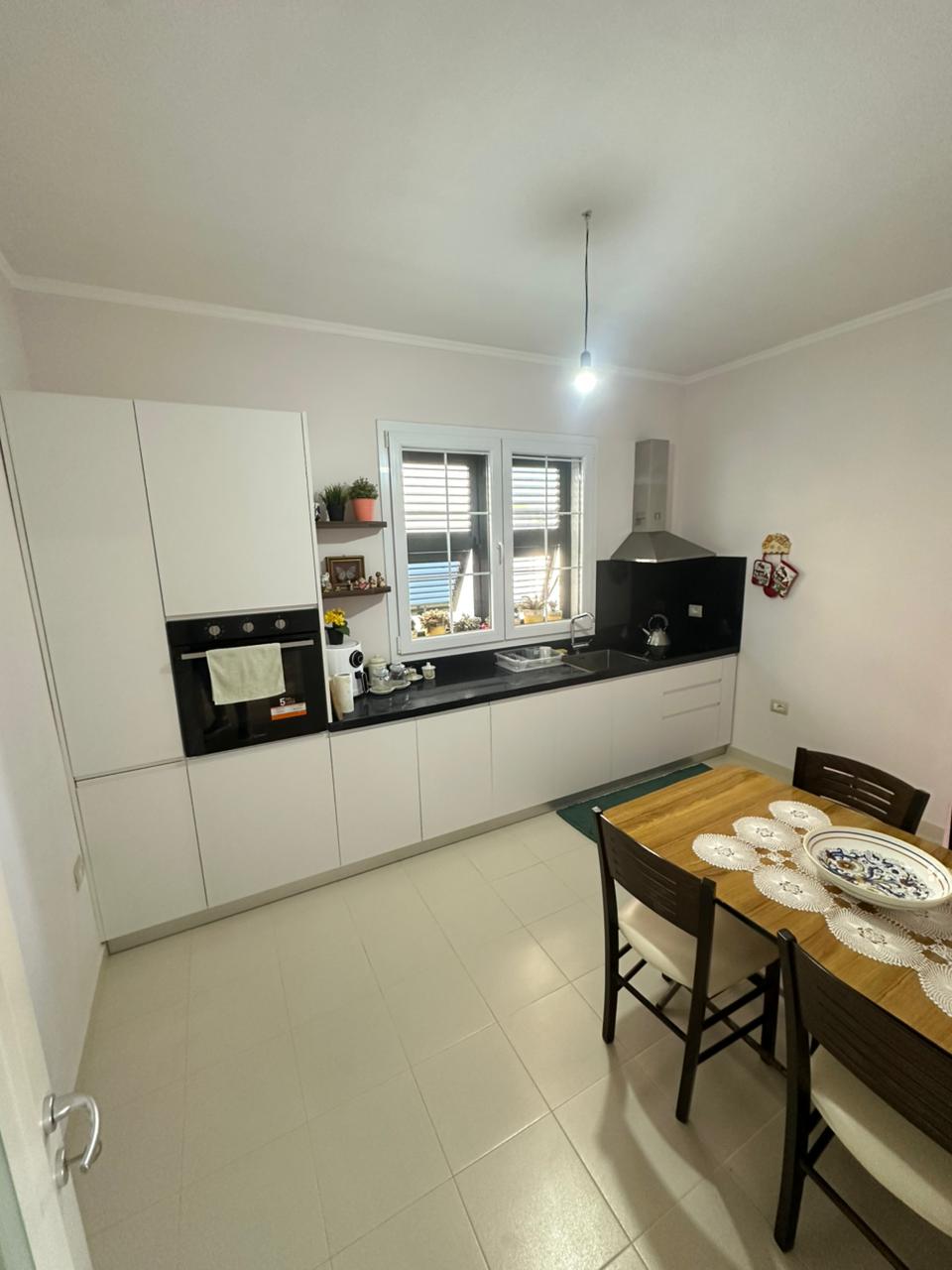 Private haus zu mieten 2+1, schule kushtrimi, durres