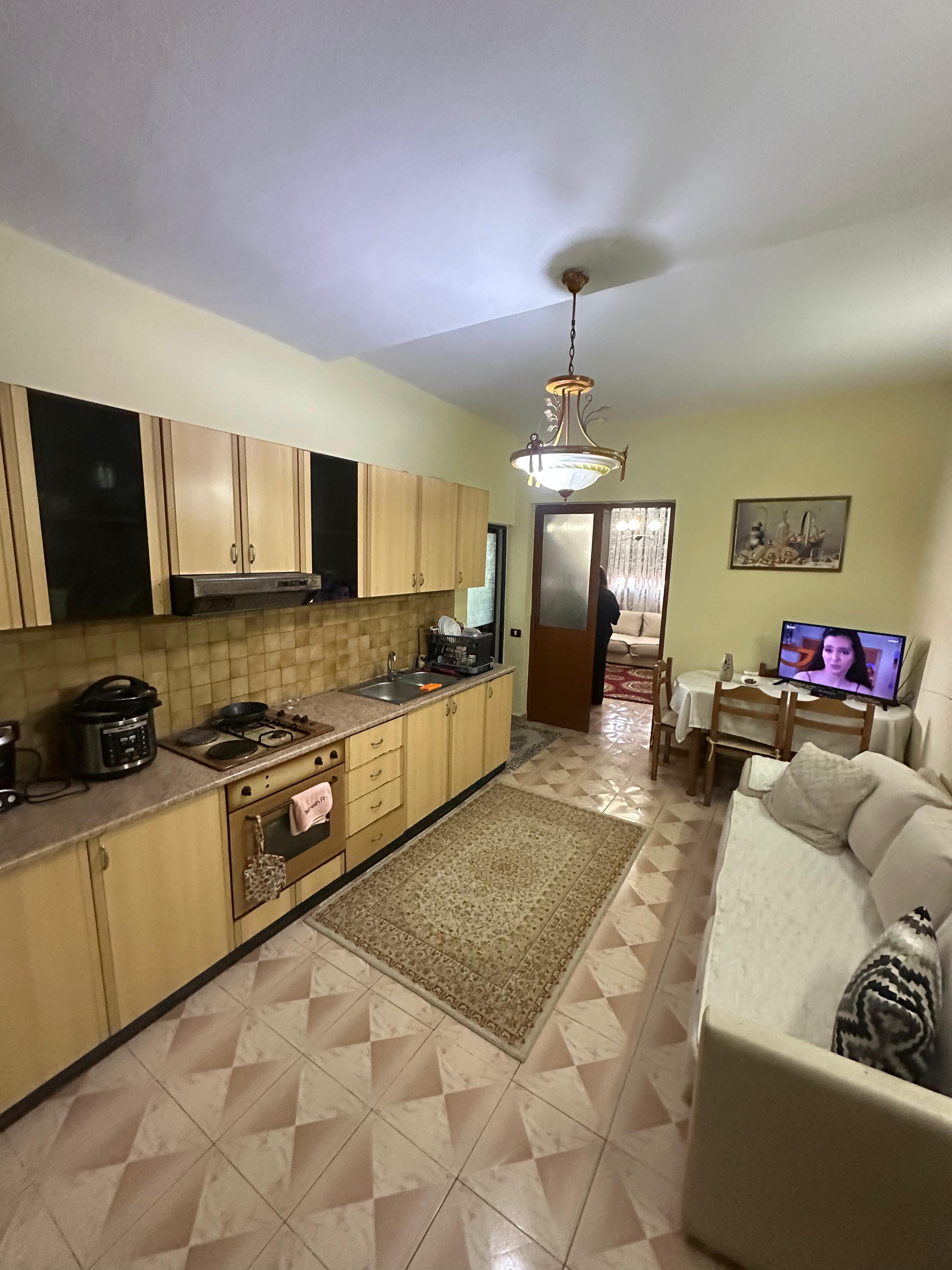 Mietwagen apartment 1+1, bei schule 2 gjelat, durres