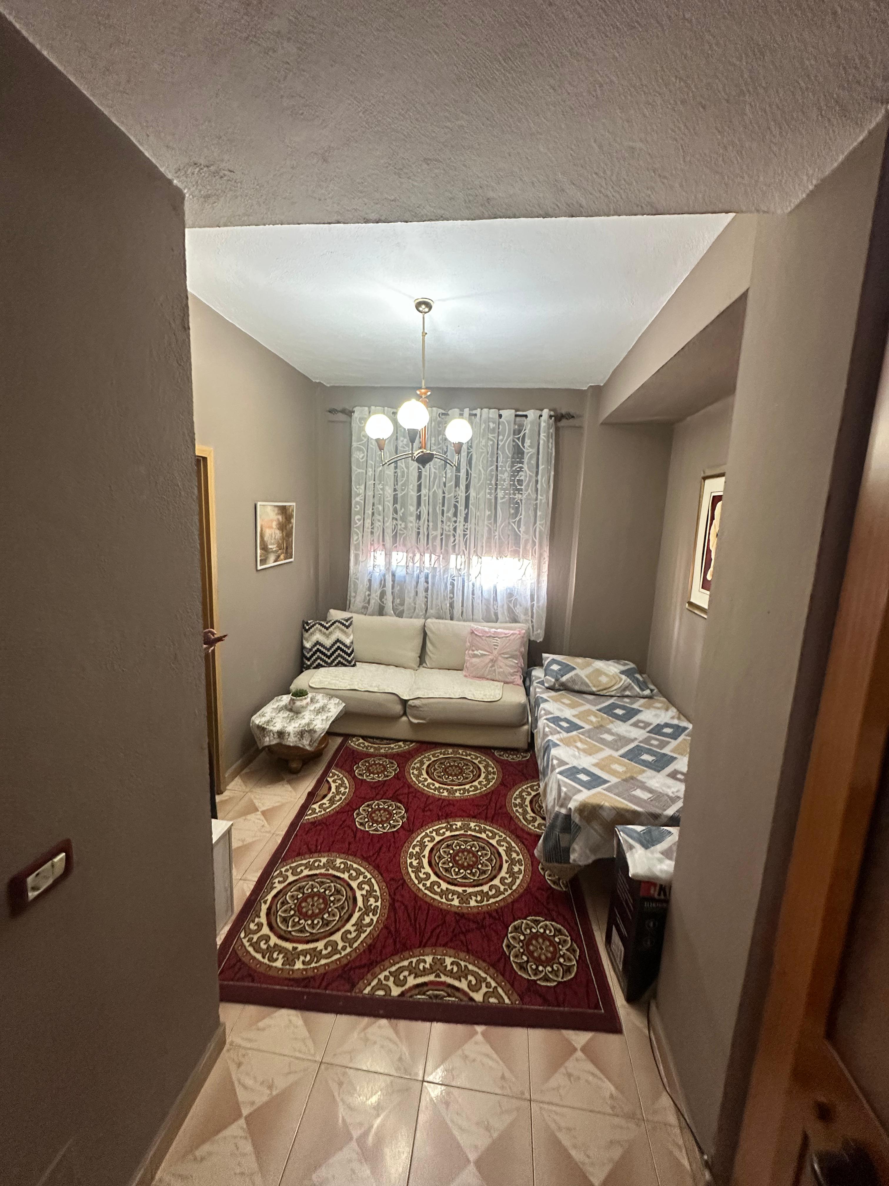 Mietwagen apartment 1+1, bei schule 2 gjelat, durres
