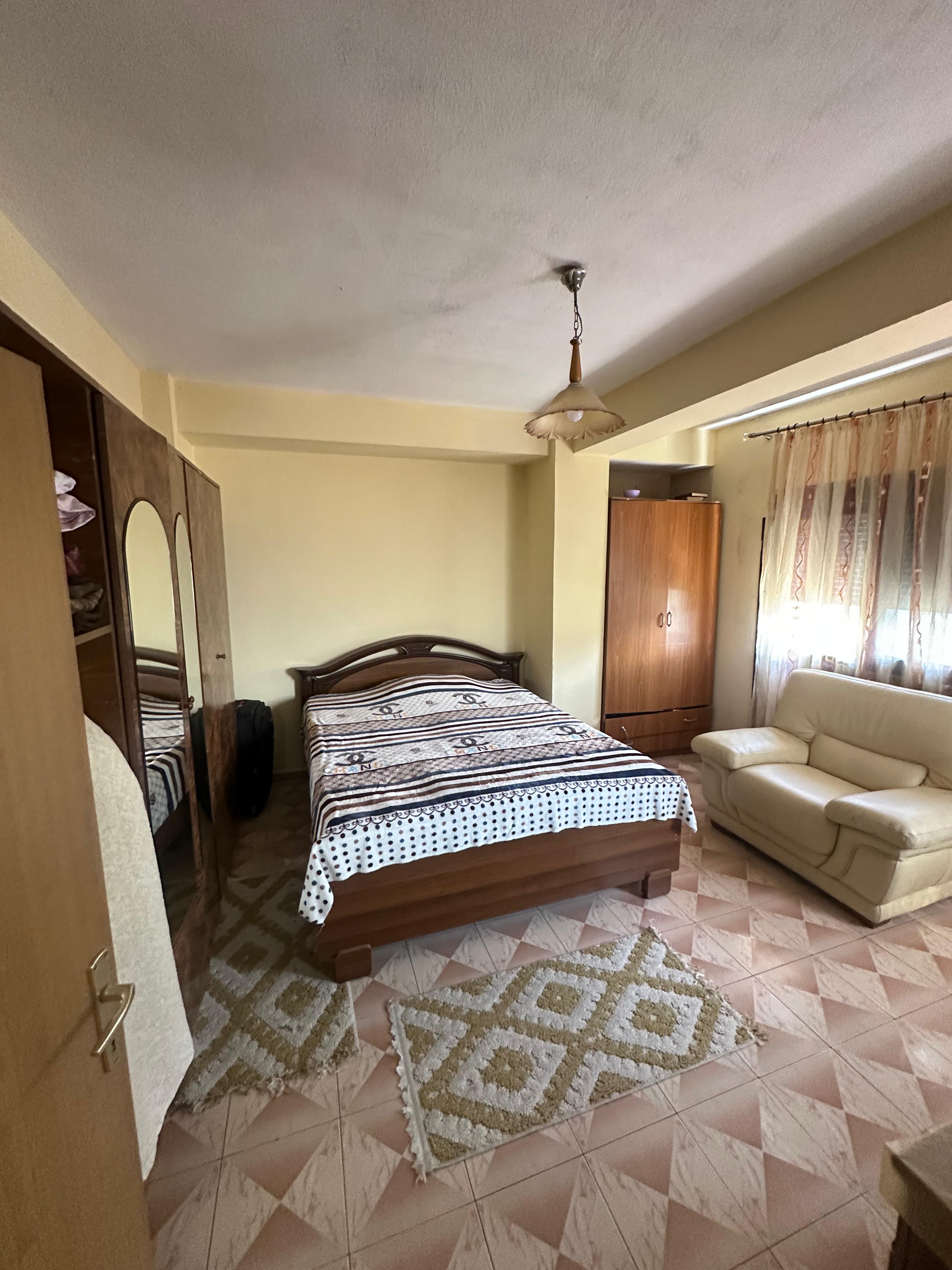 Mietwagen apartment 1+1, bei schule 2 gjelat, durres