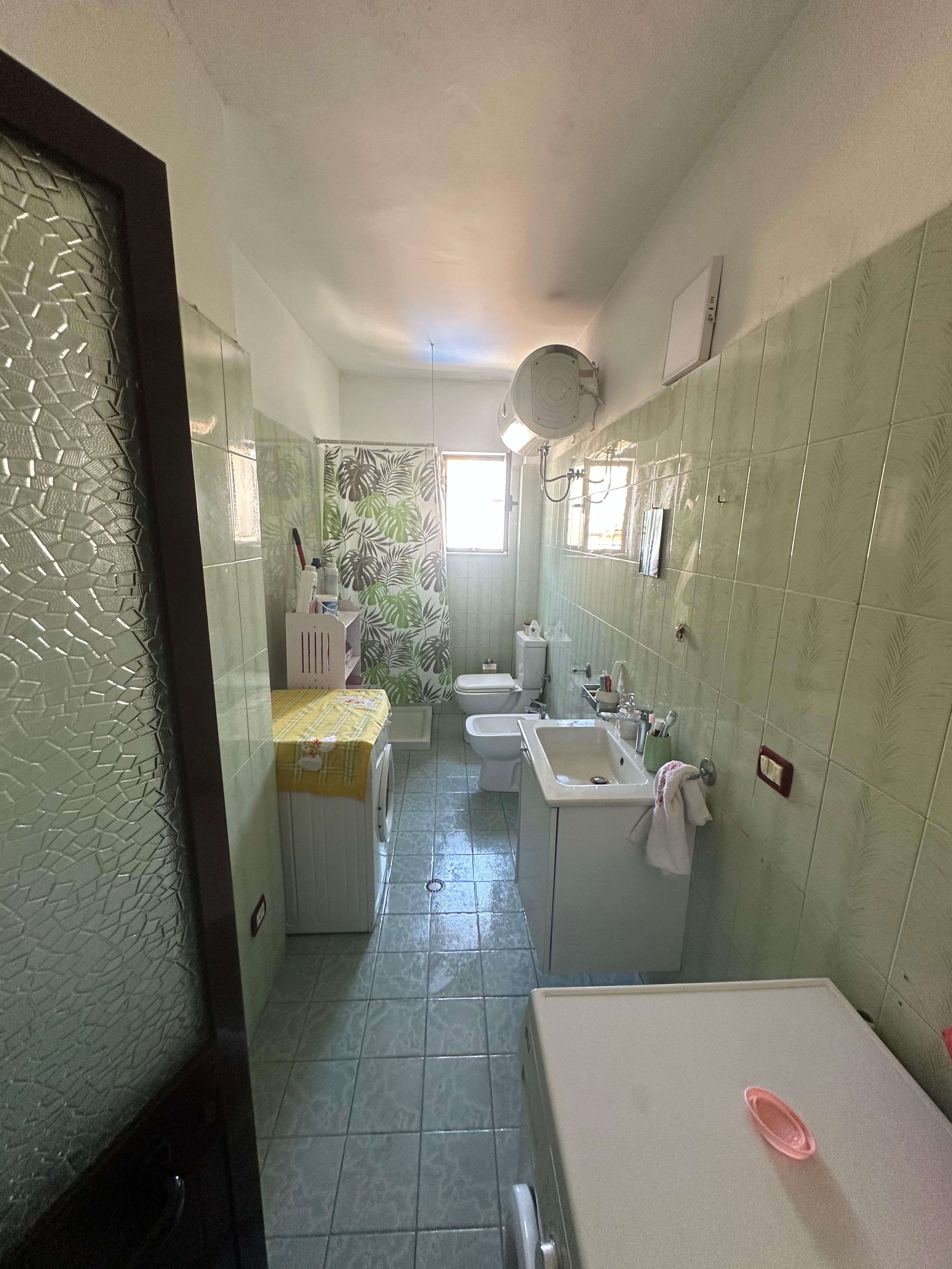 Mietwagen apartment 1+1, bei schule 2 gjelat, durres