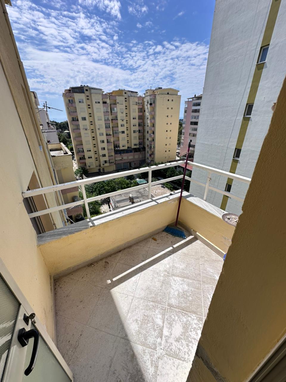 Kitnet para venda na zona da praia iliria, durres