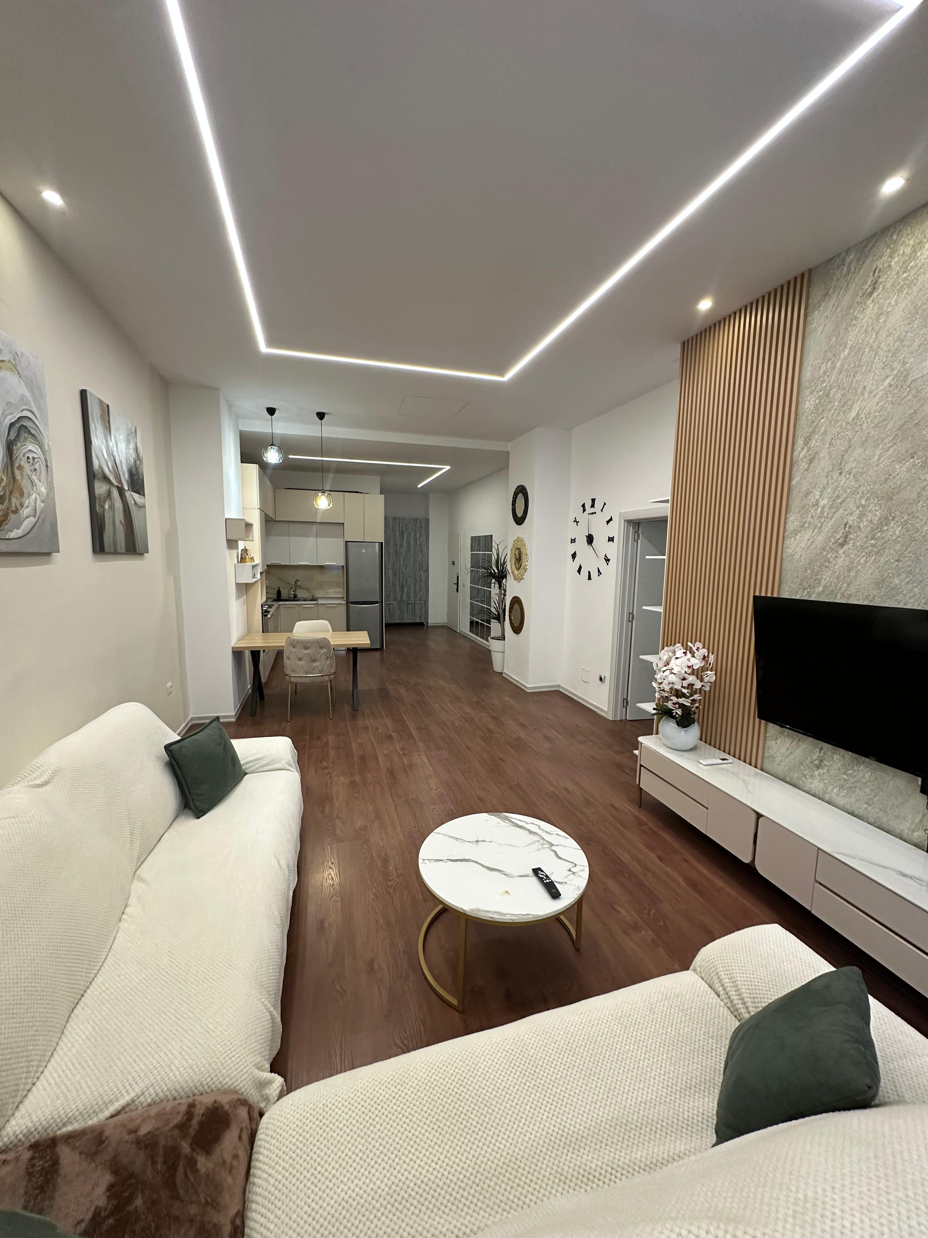 Appartamento in vendita 1+1 al 27 piano, durres