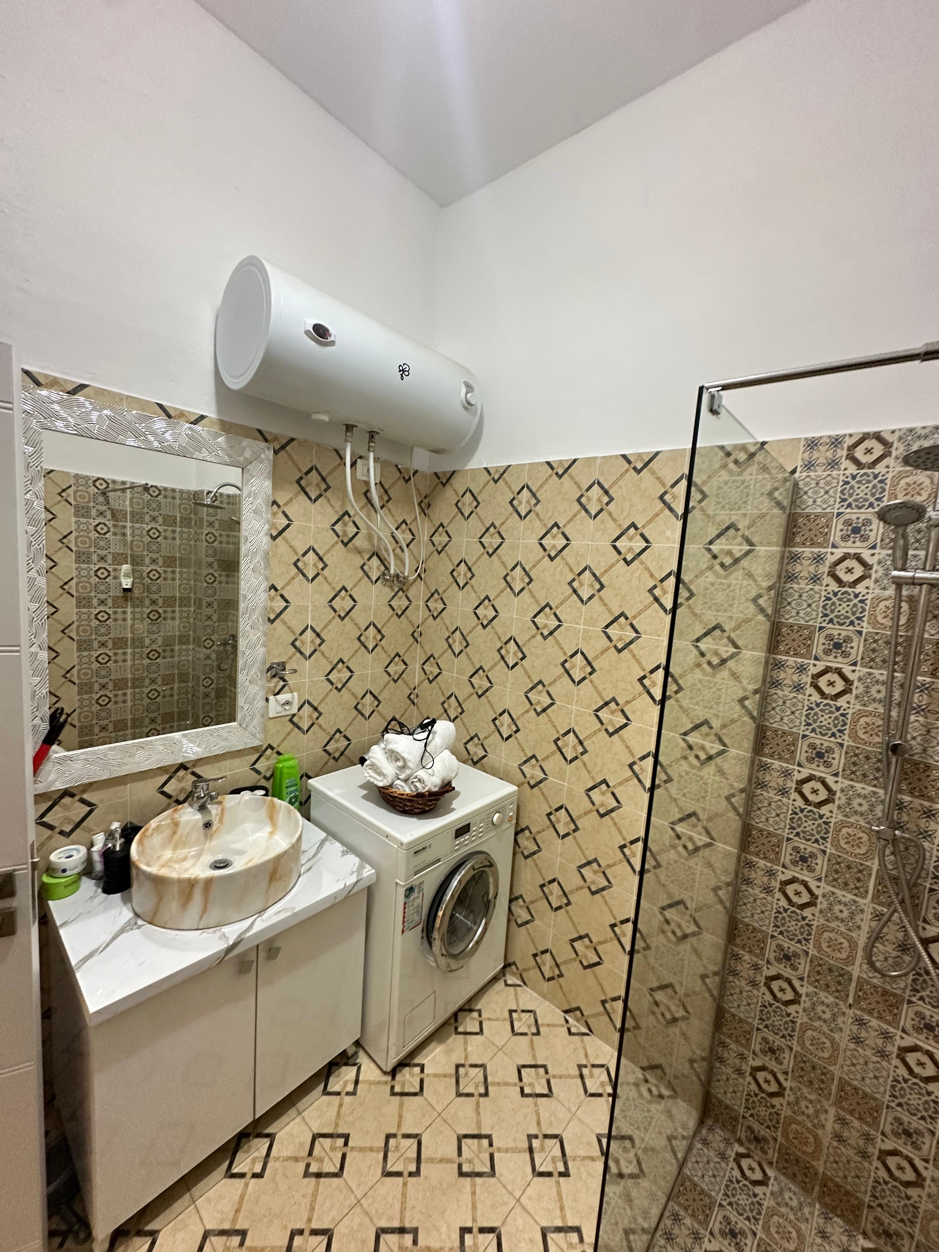 Appartamento in vendita 1+1 al 27 piano, durres