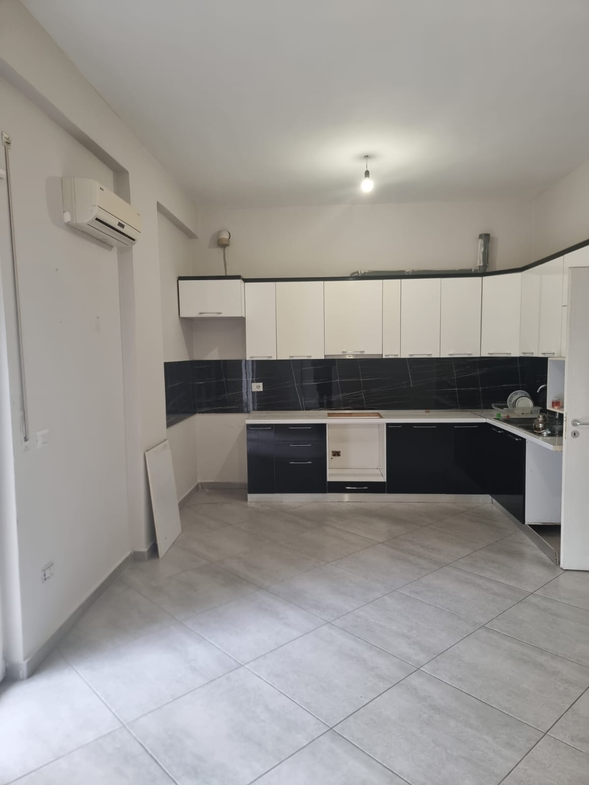 À terra ambiente/apartamento rua do porto, durres (3)