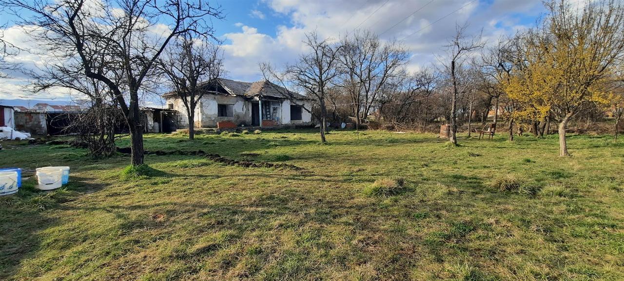 33 ares de terrain à vendre à l'Entrée D'Obiliq