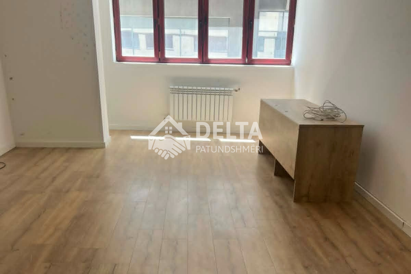 Oficina en alquiler en Lakrishtë