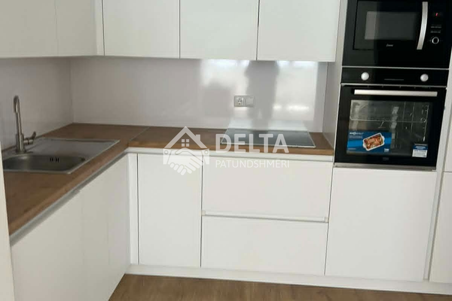 Oficina en alquiler en Lakrishtë