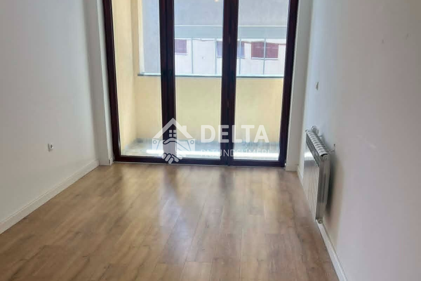 Oficina en alquiler en Lakrishtë