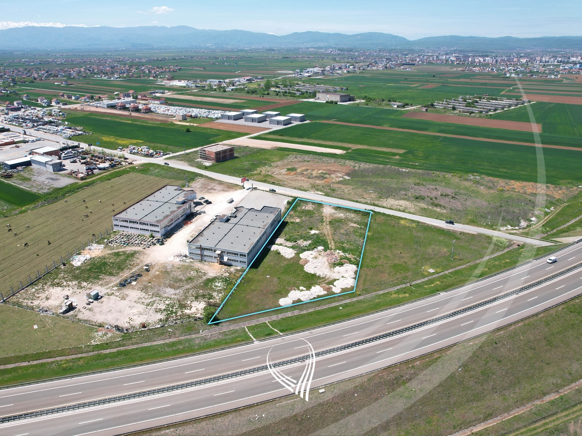 Terreno de 53.97 ares en venta en la autopista Prishtinë-Ferizaj