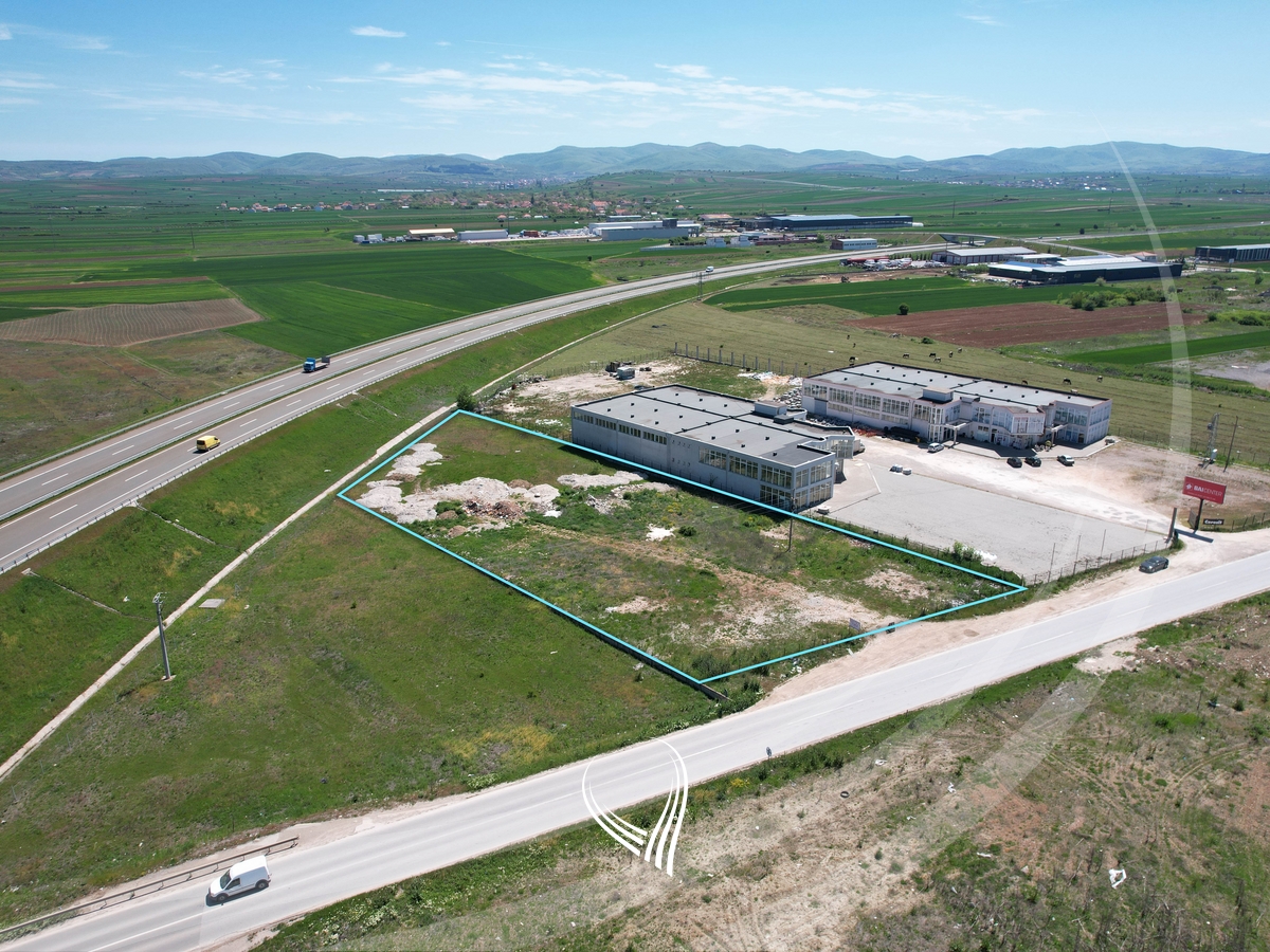 Terreno de 53.97 ares en venta en la autopista Prishtinë-Ferizaj