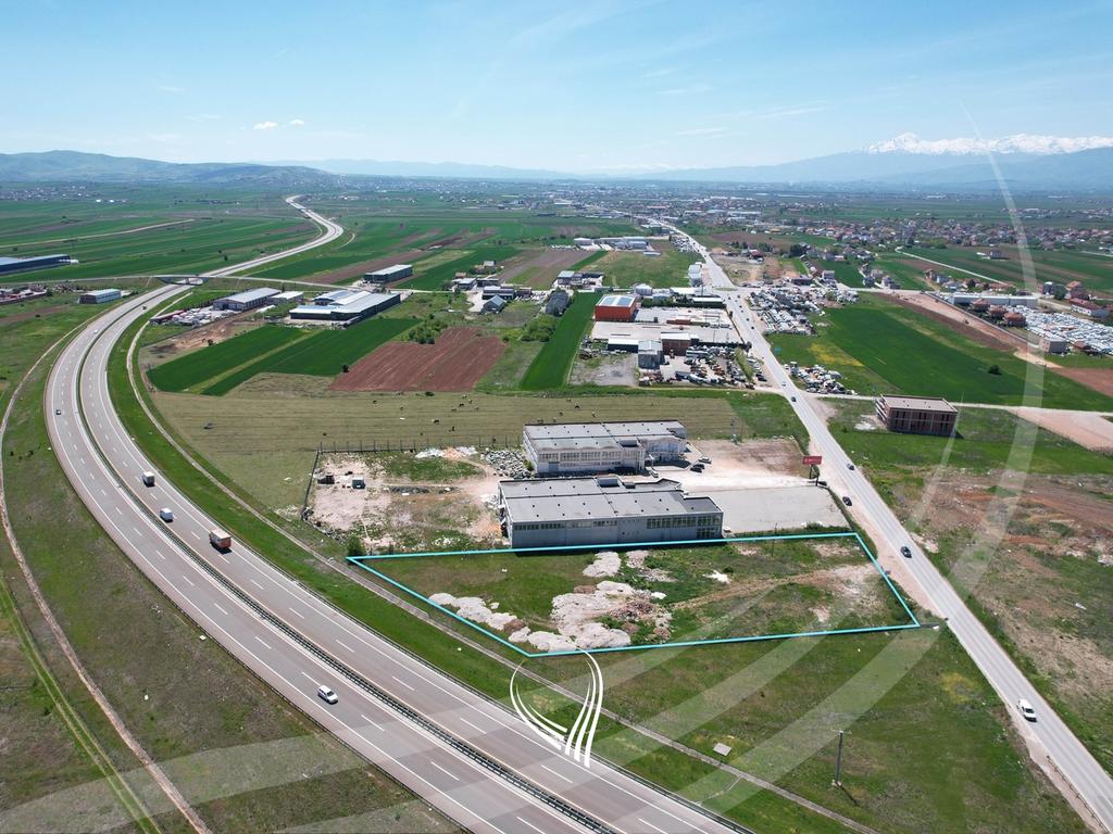 Terreno de 53.97 ares en venta en la autopista Prishtinë-Ferizaj