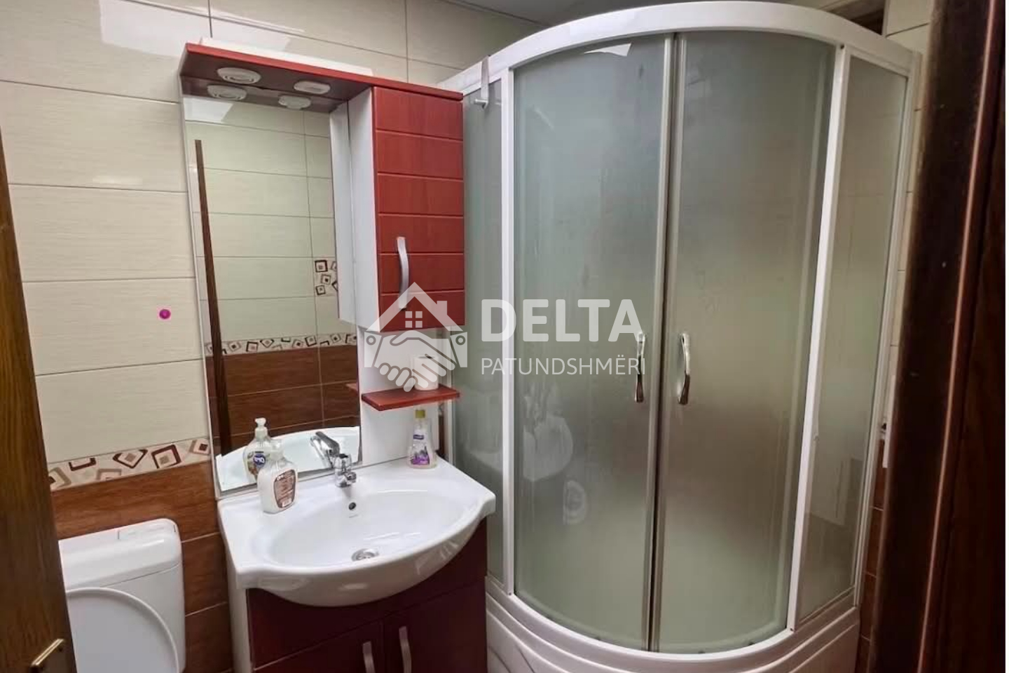 Etage eines hauses zur miete im stadtzentrum