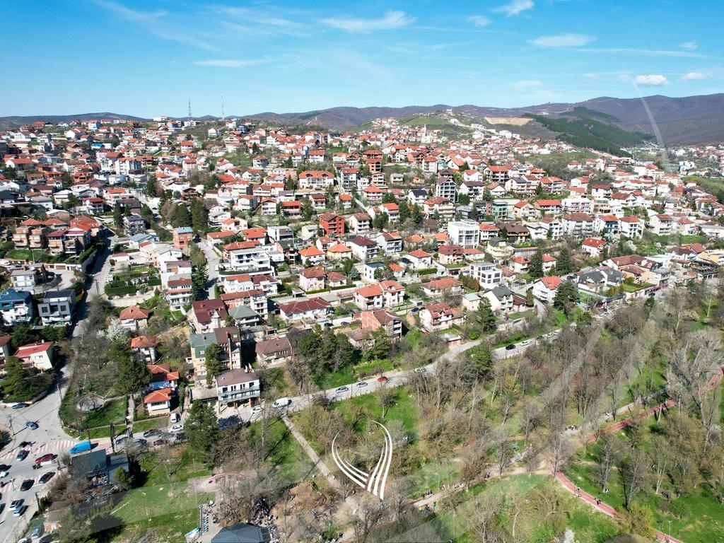 Casa de 300 metros cuadrados en venta en el barrio taslixhe (2)