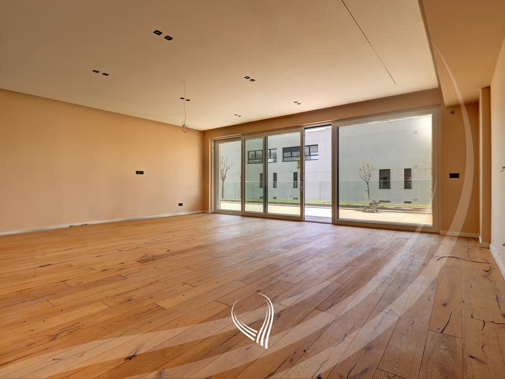 Terraza con 3 dormitorios en alquiler en el barrio marigona hill