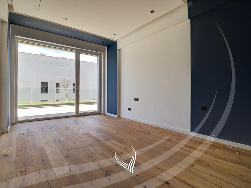 Terraza con 3 dormitorios en alquiler en el barrio marigona hill (3)