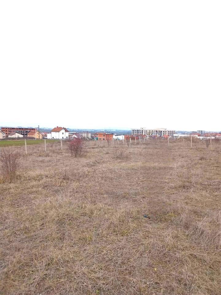 Venta de 5.20 ares de terreno detrás de las casas de pacolli en hajvali