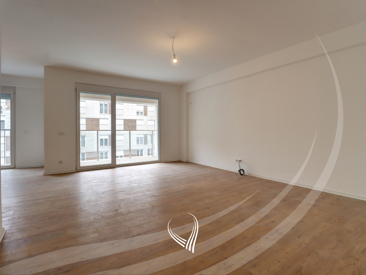 Office with 4 work rooms for rent in Prishtina e Re – Prime city (2)
