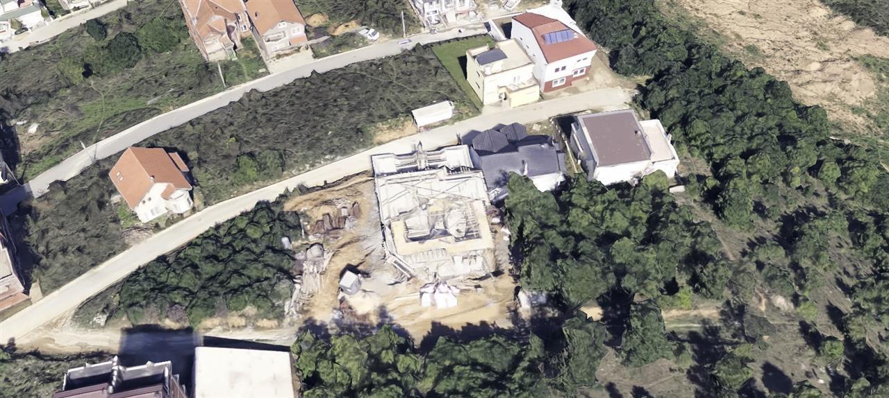 Shiten 7.87 ari truall afër rrugës së gërmisë