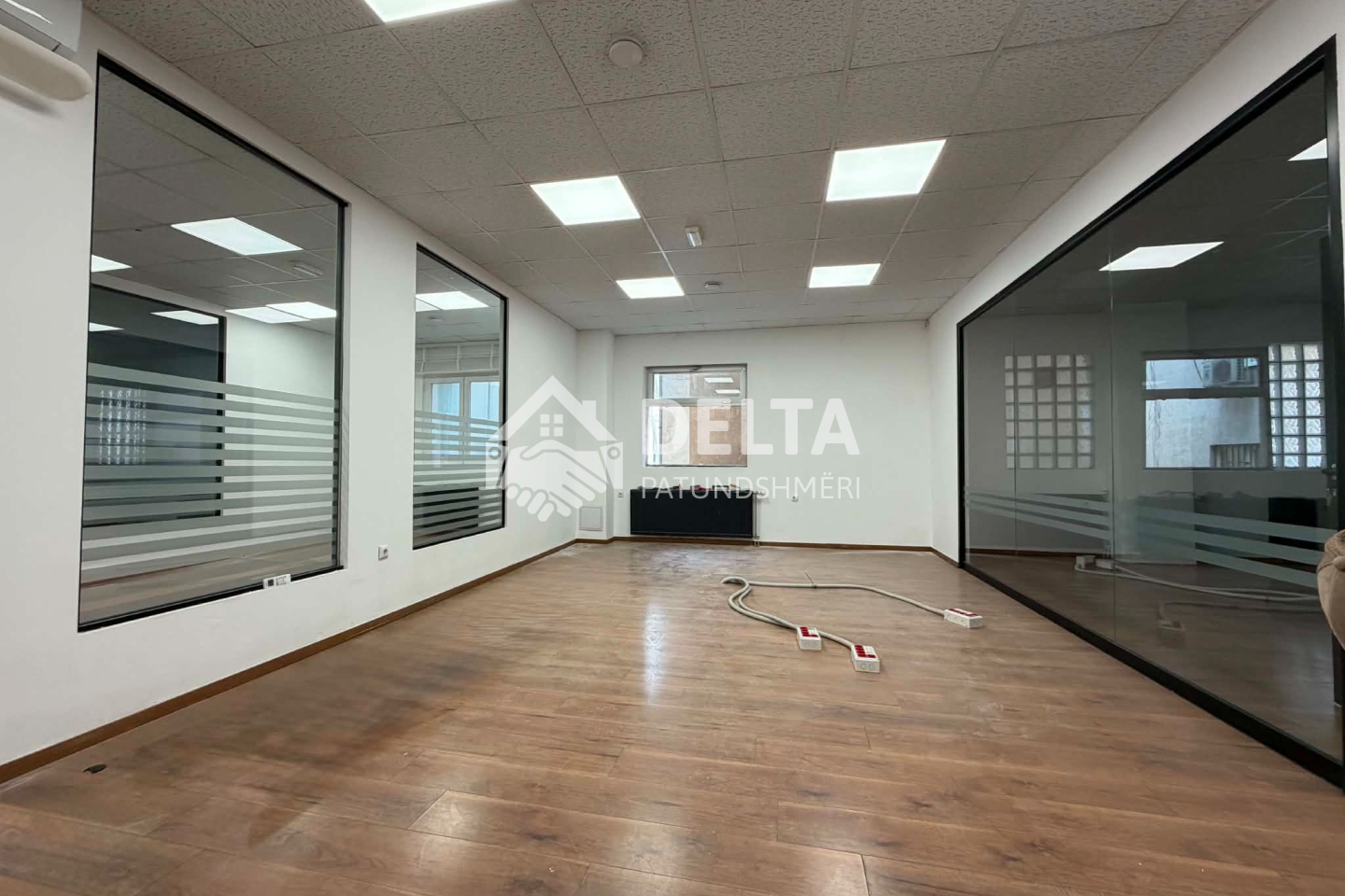 Ufficio in affitto a Pejton