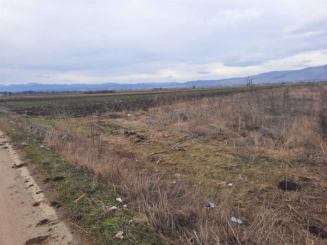 104 ar land in asfallt, lepi, Graçanicë gemeinde (3)