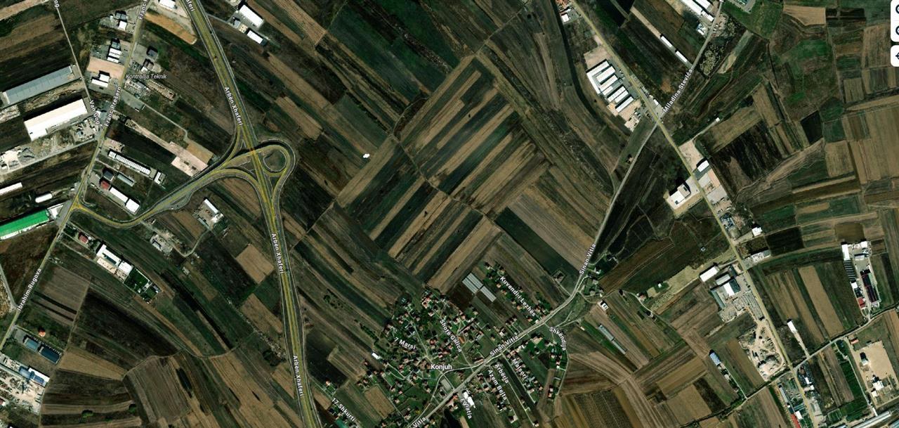 90 ari en venta en konjuh cerca de la carretera Prishtinë-Ferizaj