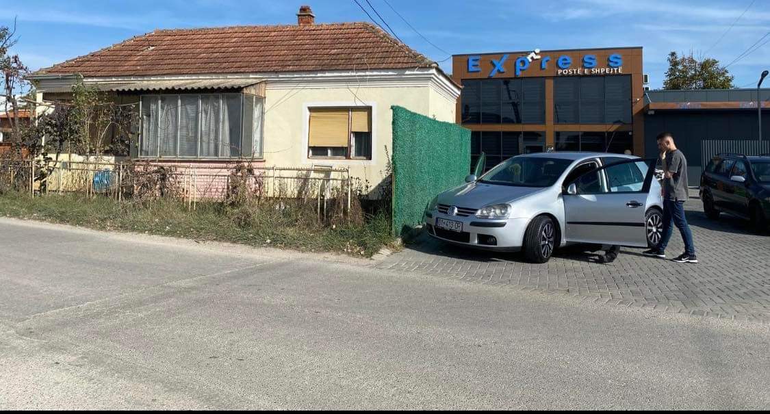 En venta propiedad Fushë Kosovë pllac + casa 153.8 metros cuadrados (2)