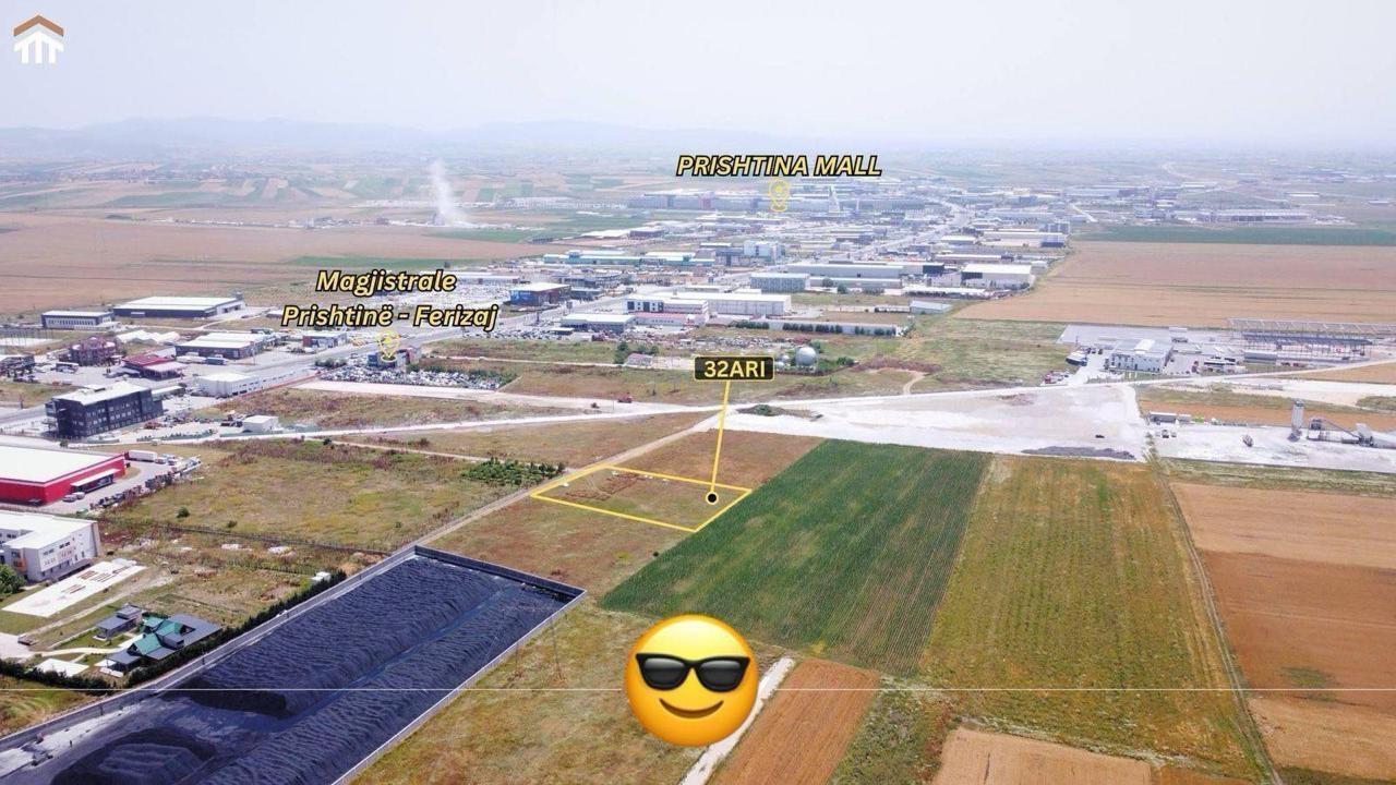 32 ar land in der nähe der Prishtinë-shkup straße zum verkauf