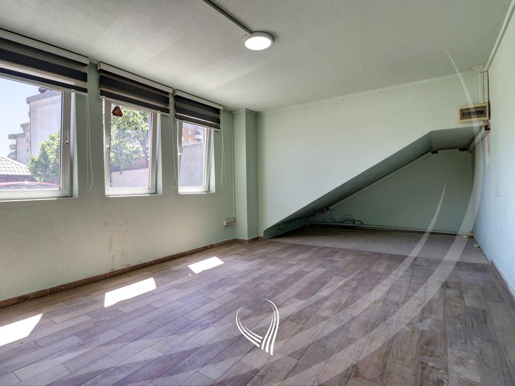 Entrepôt de 450 mètres carrés à louer dans le quartier Arbëria – Dragodan (2)