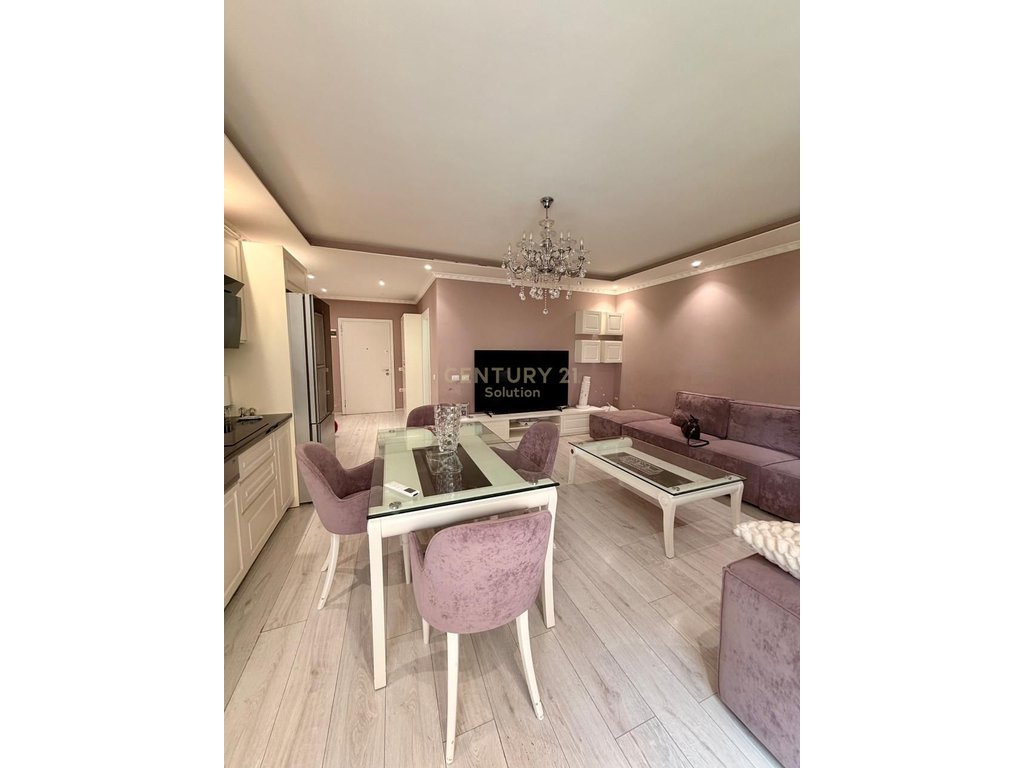 Apartamento en venta 2+1+2 en Komuna e Parisit!