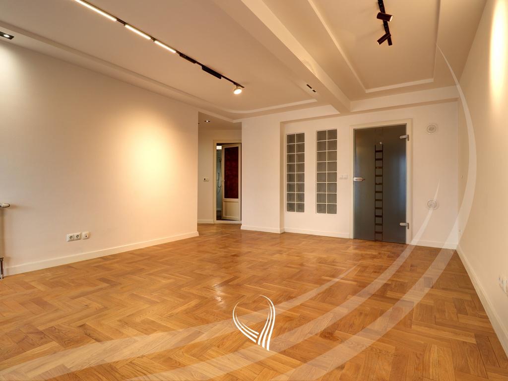 Office with 3 work rooms for rent in Ulpiana neighborhood (4)