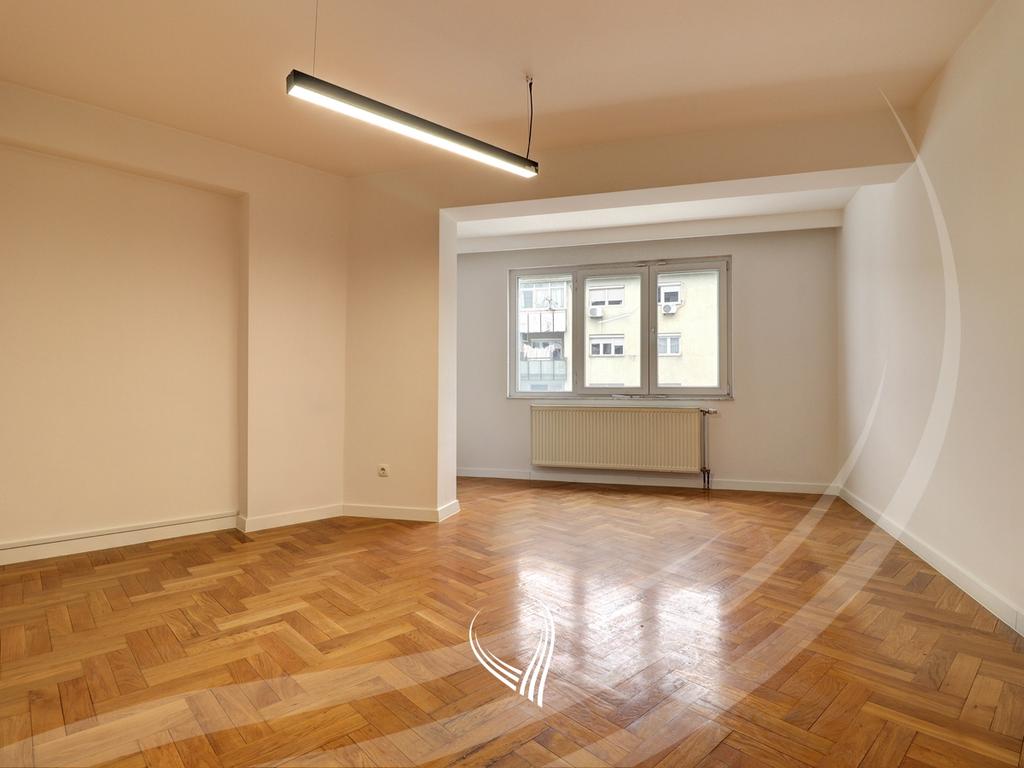 Office with 3 work rooms for rent in Ulpiana neighborhood (5)