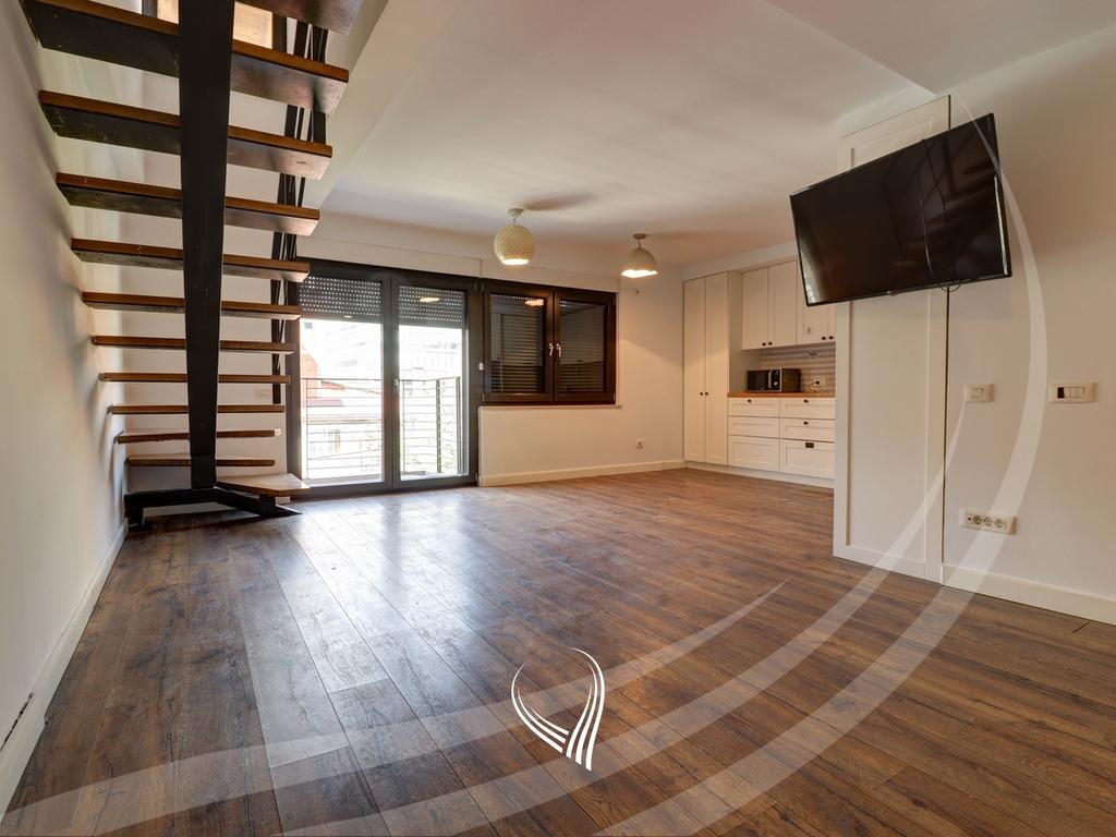 Office with 5 work rooms for rent in Pejton neighborhood (5)