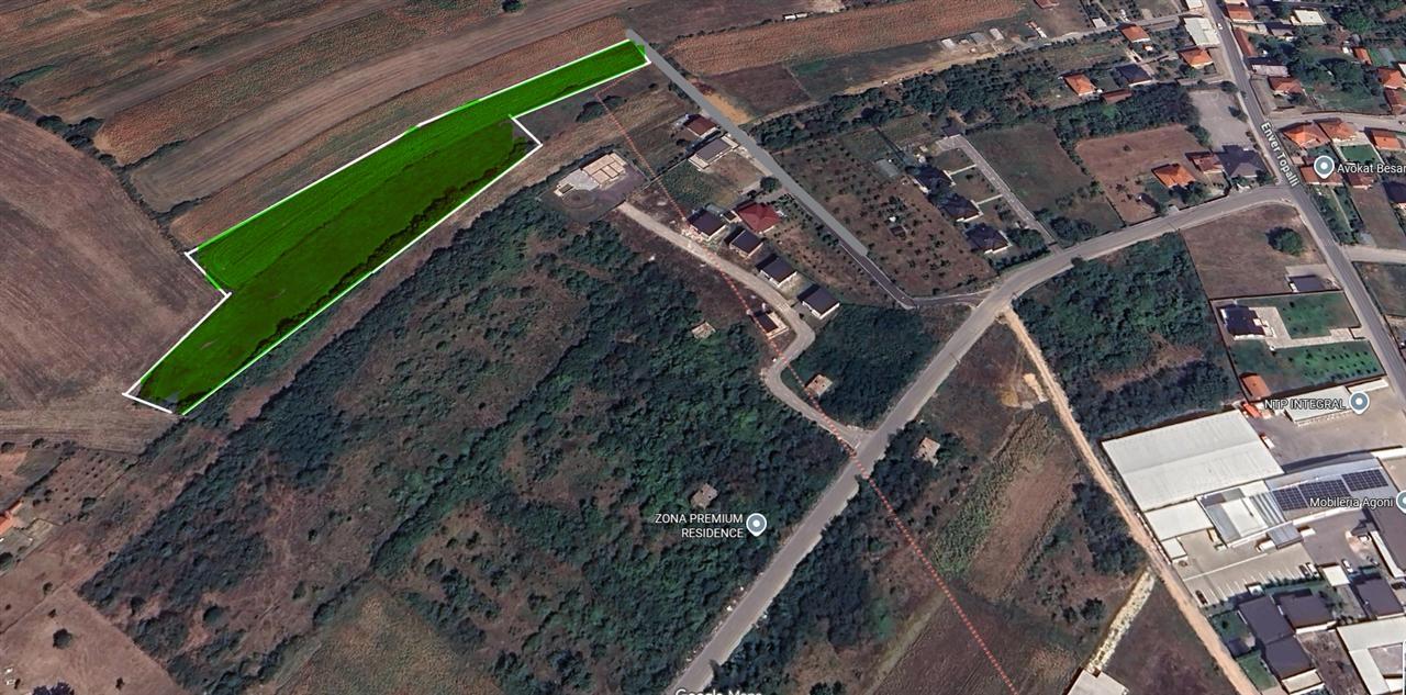 In vendita: 1 ettaro e 8 ari vicino alla strada doganaj-Ferizaj