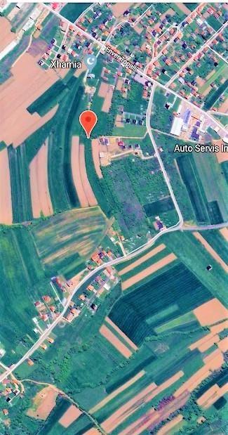 À vendre : 1 hectare et 8 ari près de la route doganaj-Ferizaj