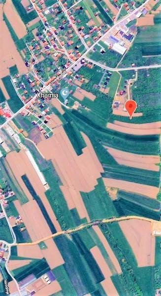À vendre : 1 hectare et 8 ari près de la route doganaj-Ferizaj