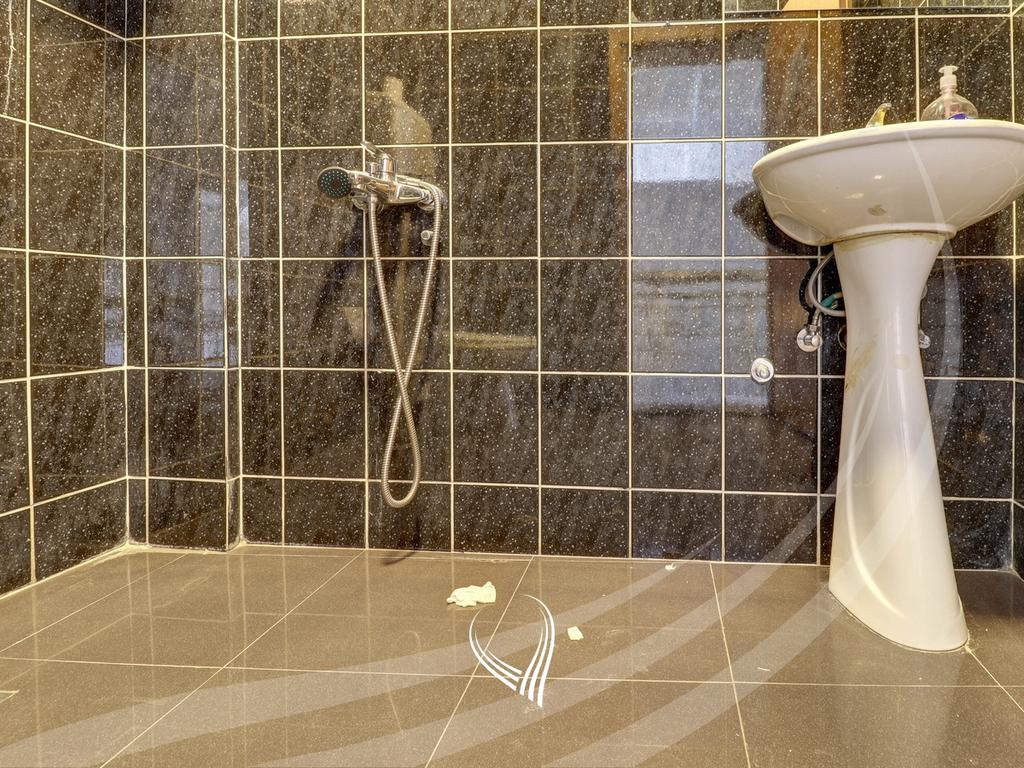 Locale di 320 metri quadrati in affitto nel quartiere Aktash