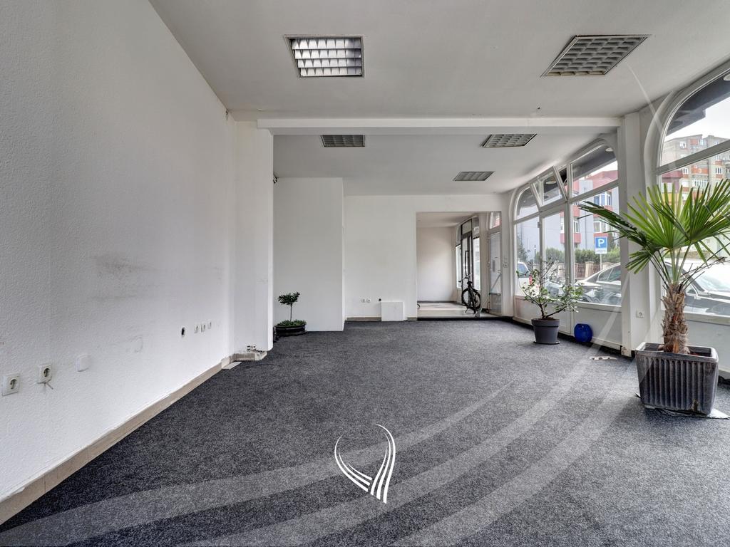Locale di 320 metri quadrati in affitto nel quartiere Aktash