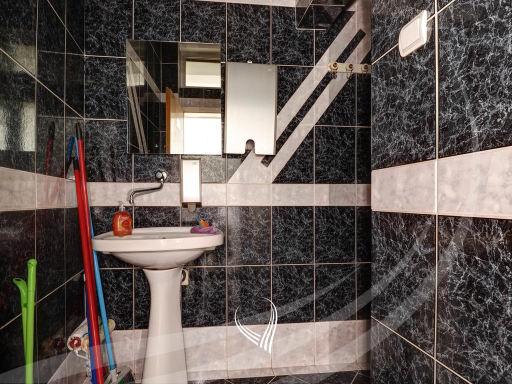 Locale di 320 metri quadrati in affitto nel quartiere Aktash