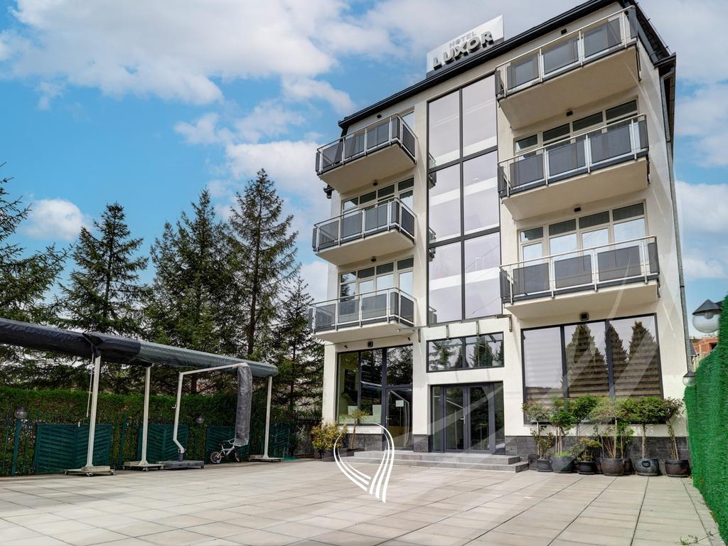 Objekt – 900 m² hotel zur miete im stadtteil sofali