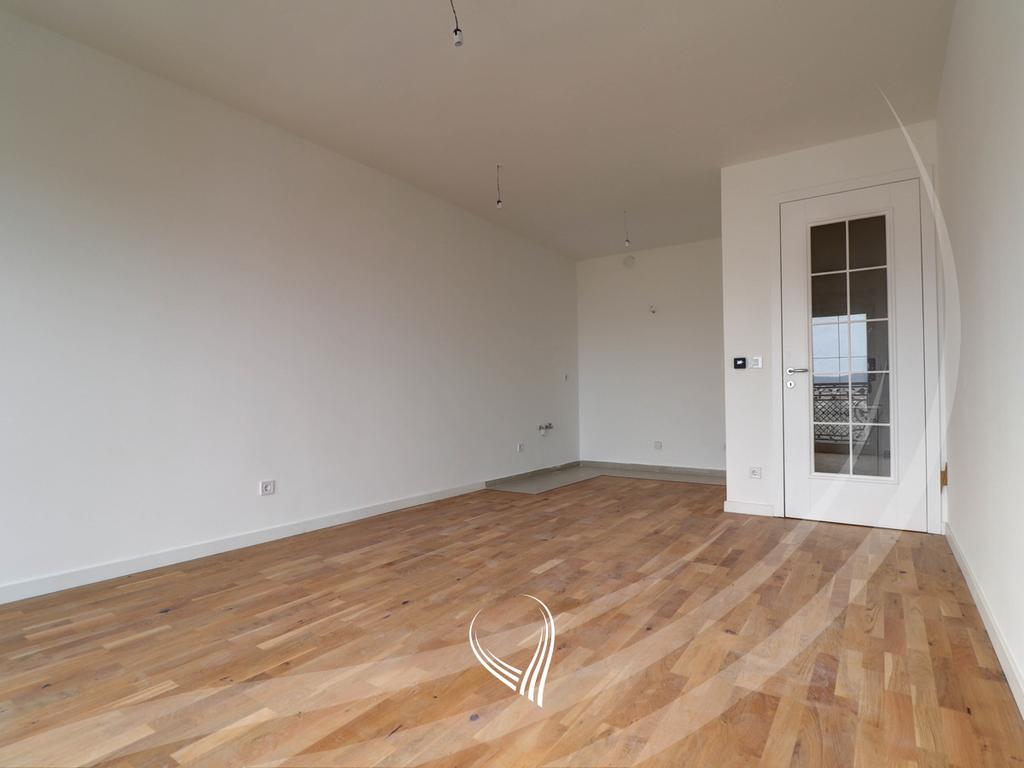 Banesë me 1 dhomë gjumi në shitje në lagjen e muhaxherëve (3)
