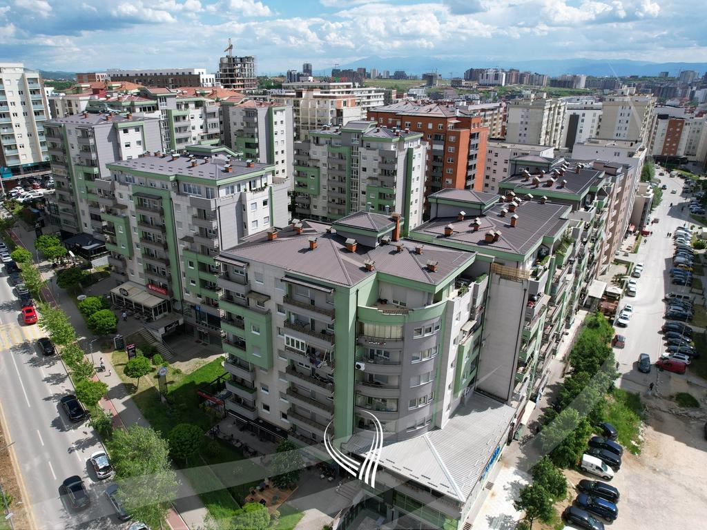 Ufficio attico con 4 stanze di lavoro in affitto nel quartiere Mati 1 – Via b